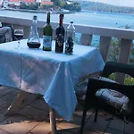 Stone House Gregov - Bedroom 1 Affittacamere 3*